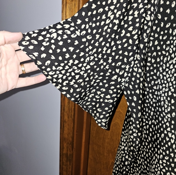 Emery Rose Black Top with White Dotted Motif - New Without tags - Bell Sleeves - Picture 2 of 4